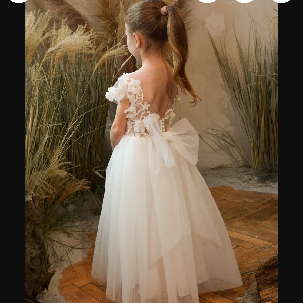 Elegant White Flower Girl Dress with Bow